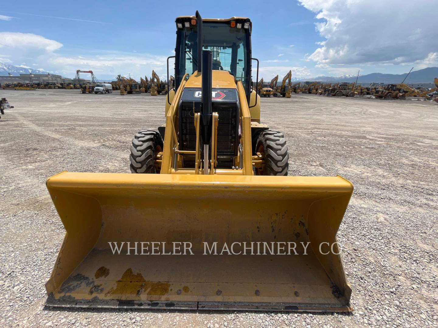 2022 Caterpillar 420 Tractor Loader Backhoe