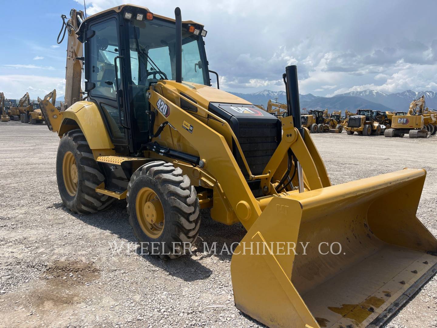 2022 Caterpillar 420 Tractor Loader Backhoe