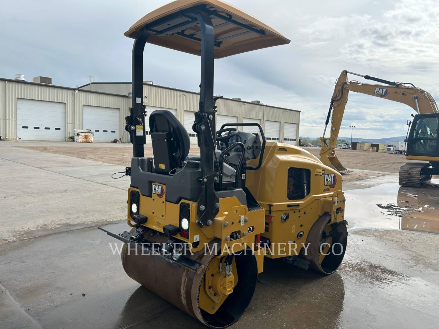 2023 Caterpillar CB2.7 Vibratory Double