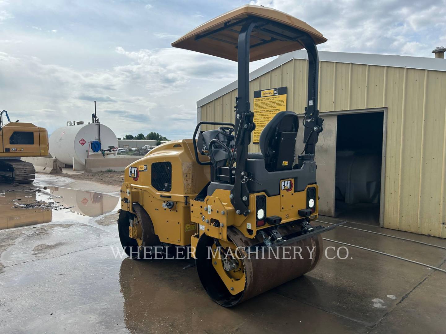 2023 Caterpillar CB2.7 Vibratory Double