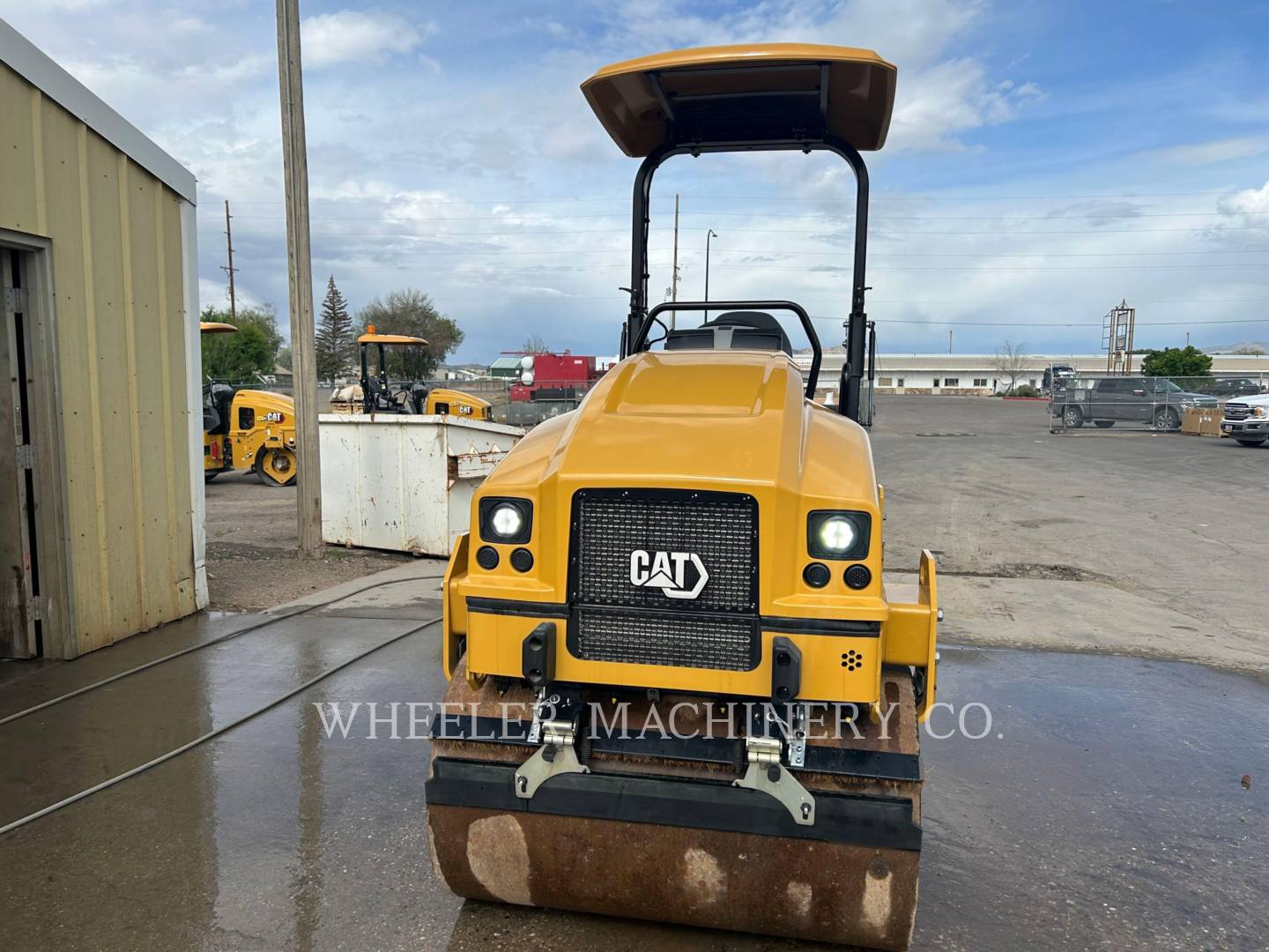 2023 Caterpillar CB2.7 Vibratory Double