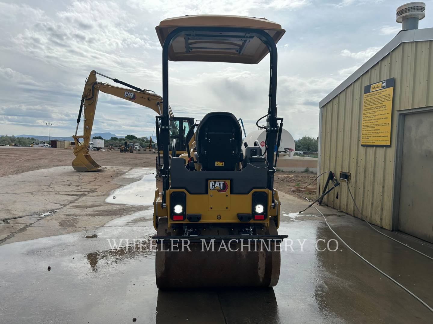 2023 Caterpillar CB2.7 Vibratory Double