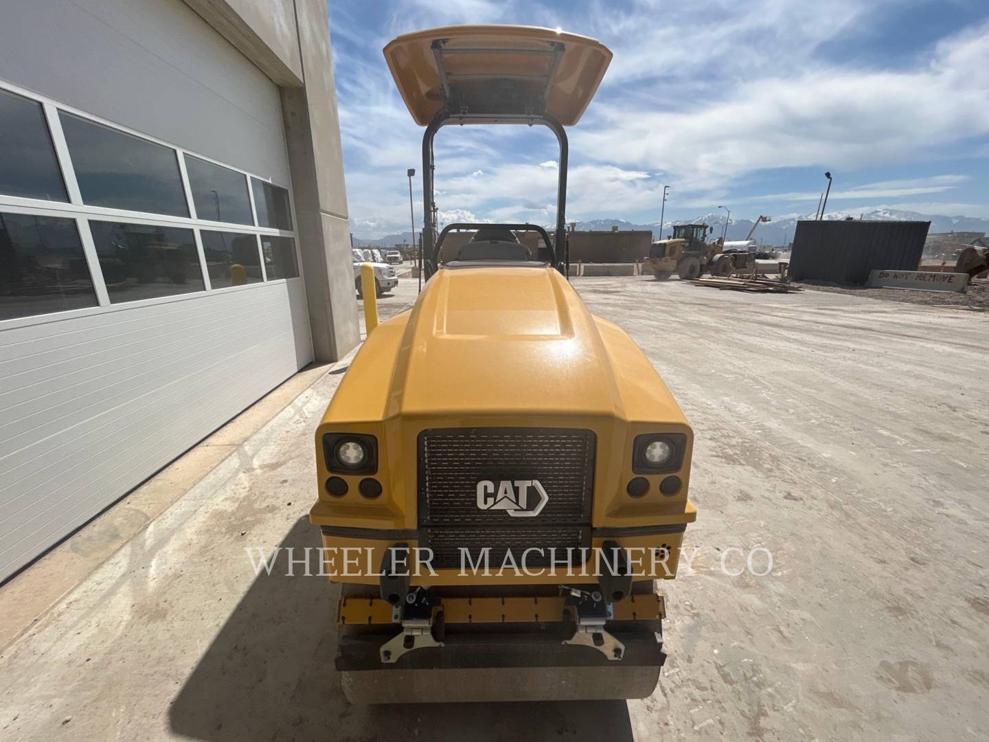 2023 Caterpillar CB2.5 Vibratory Double