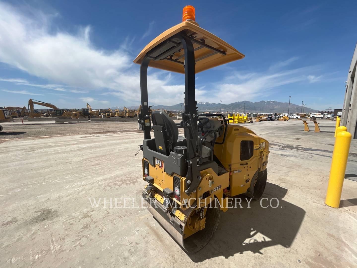 2023 Caterpillar CB2.5 Vibratory Double