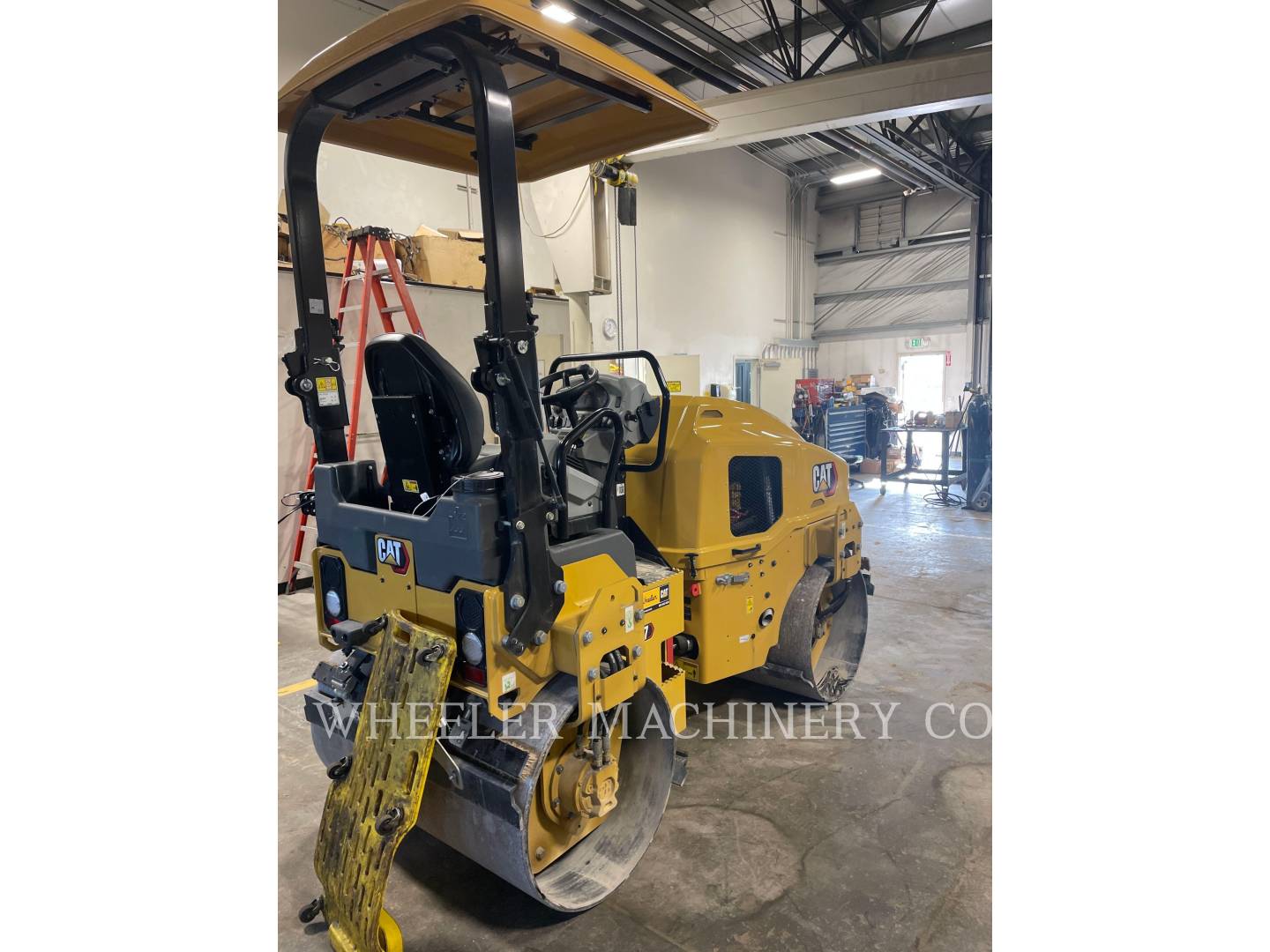 2023 Caterpillar CB2.7 Vibratory Double