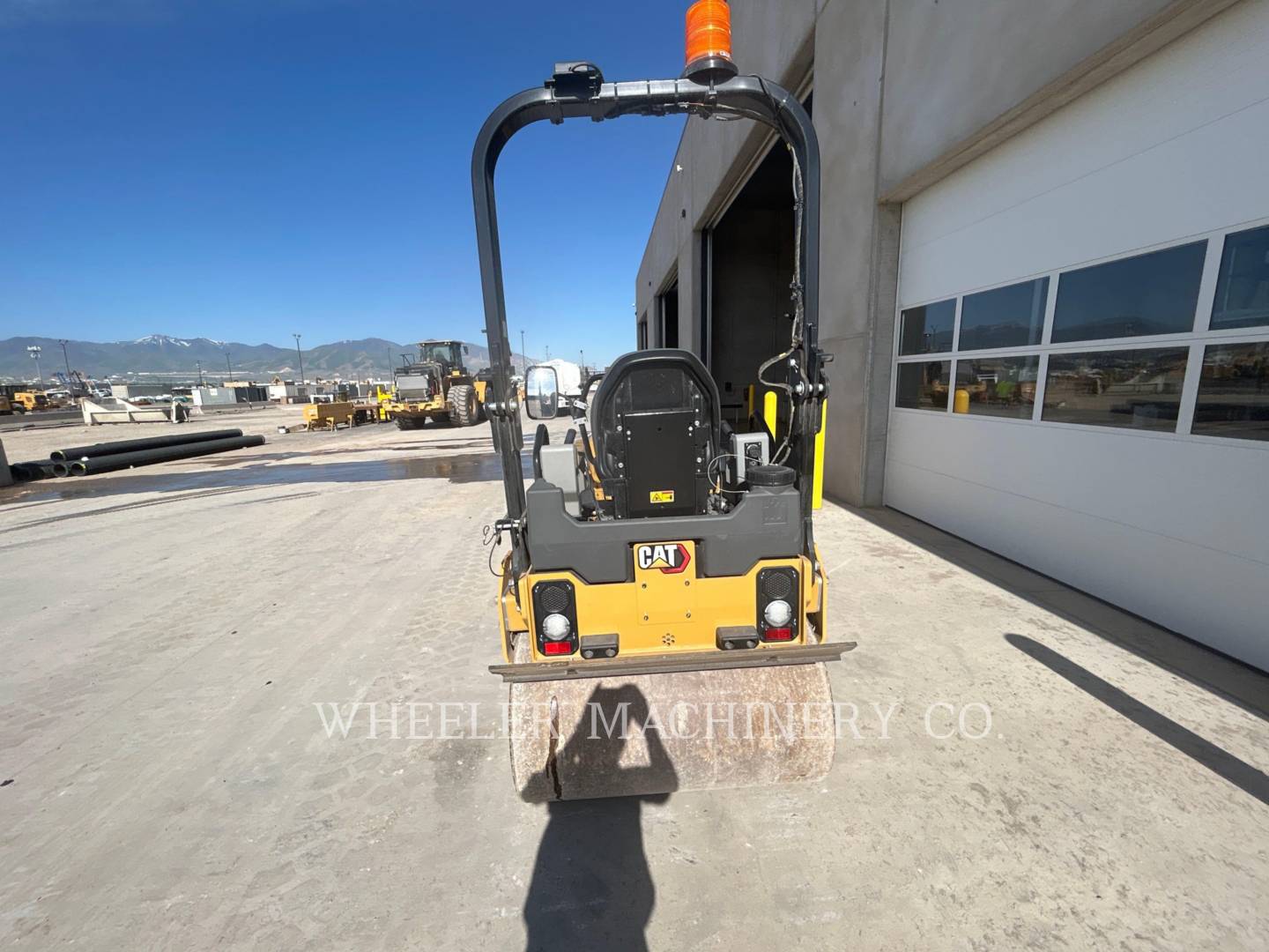 2023 Caterpillar CB2.7 Vibratory Double