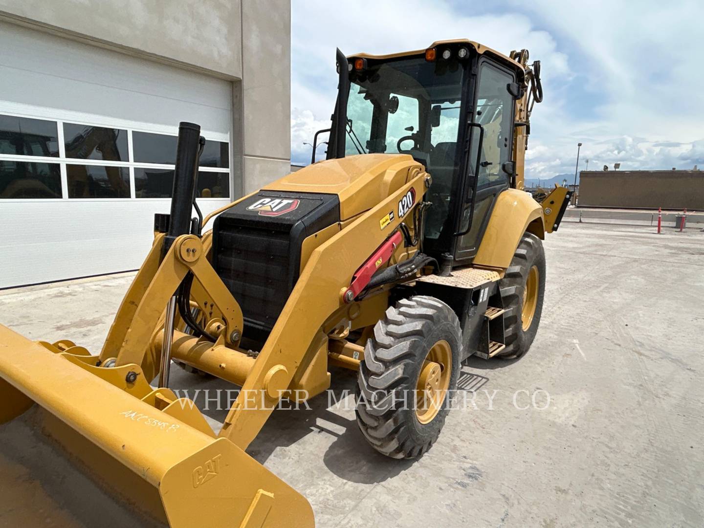 2023 Caterpillar 420 CF Tractor Loader Backhoe