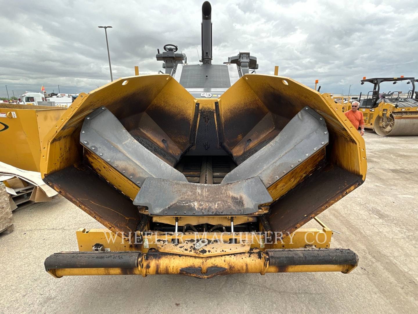 2022 Caterpillar AP655 Paver