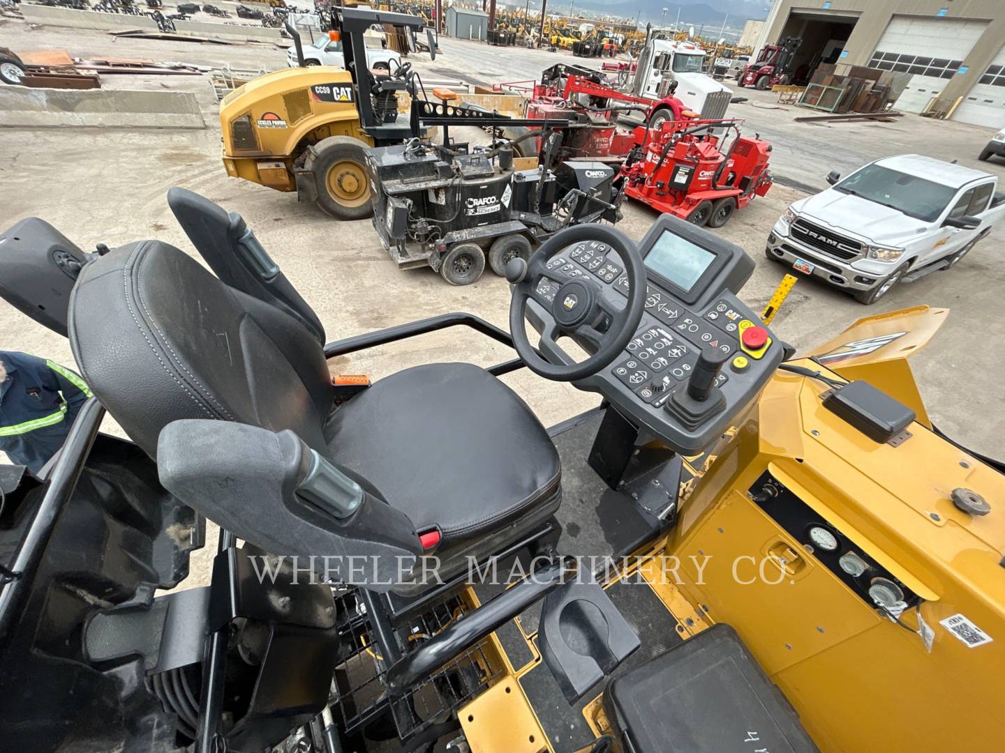 2022 Caterpillar AP655 Paver