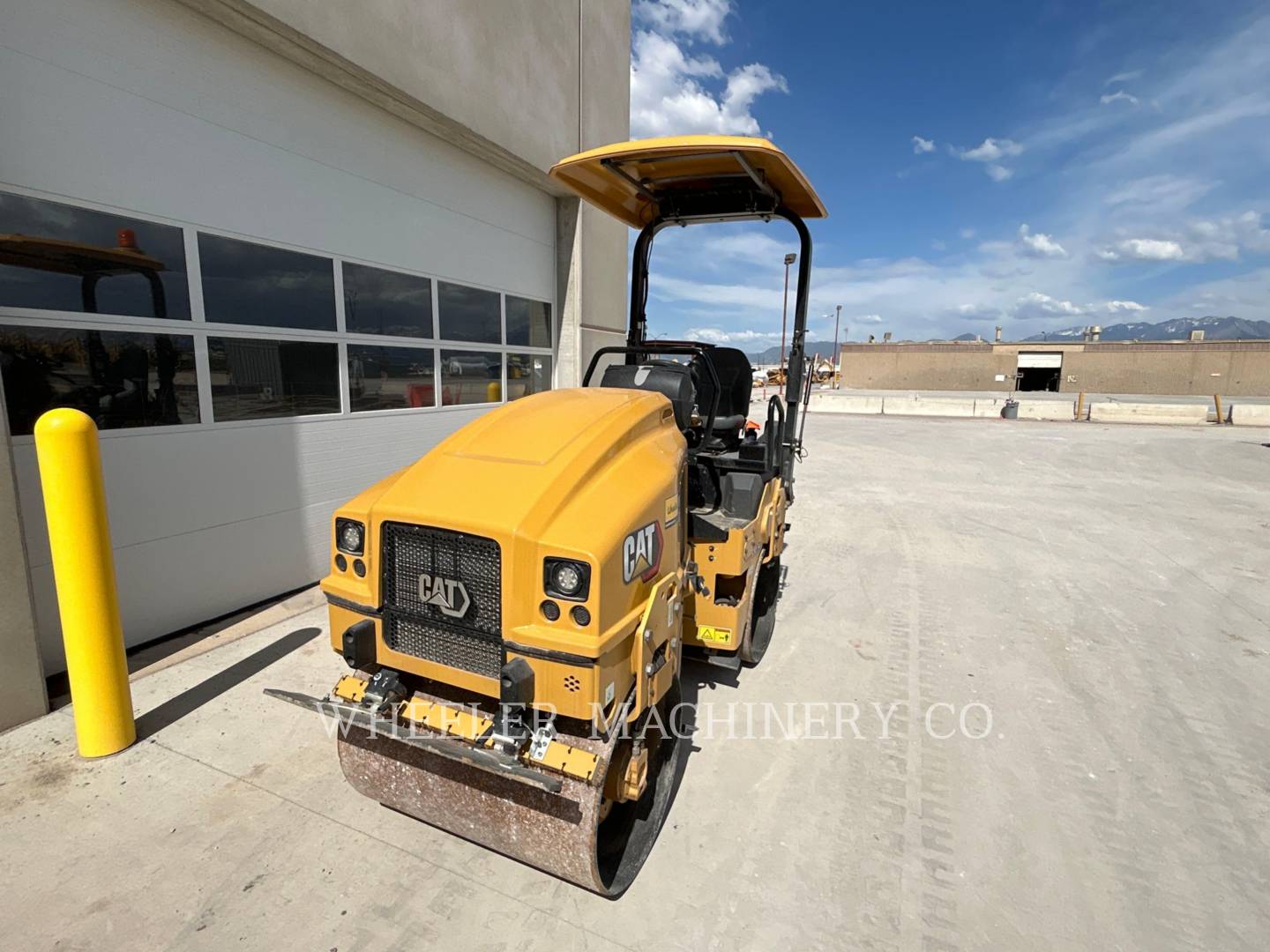 2023 Caterpillar CB2.5 GC Vibratory Double