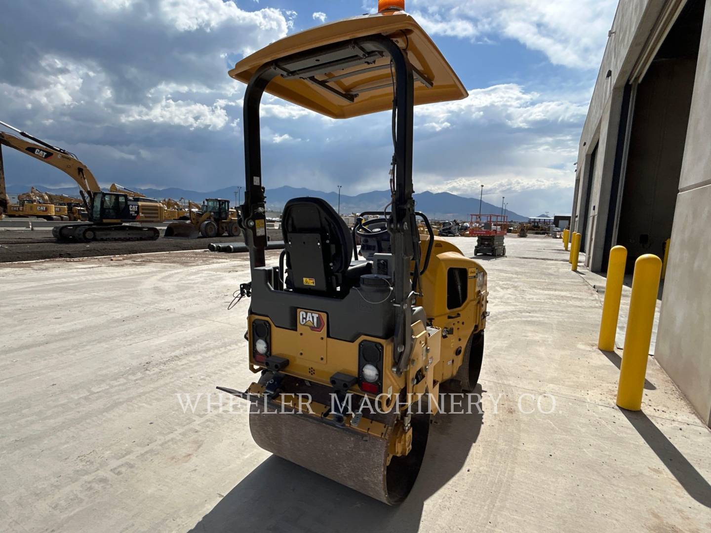 2023 Caterpillar CB2.5 GC Vibratory Double