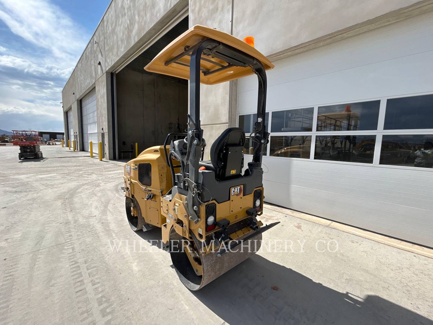 2023 Caterpillar CB2.5 GC Vibratory Double