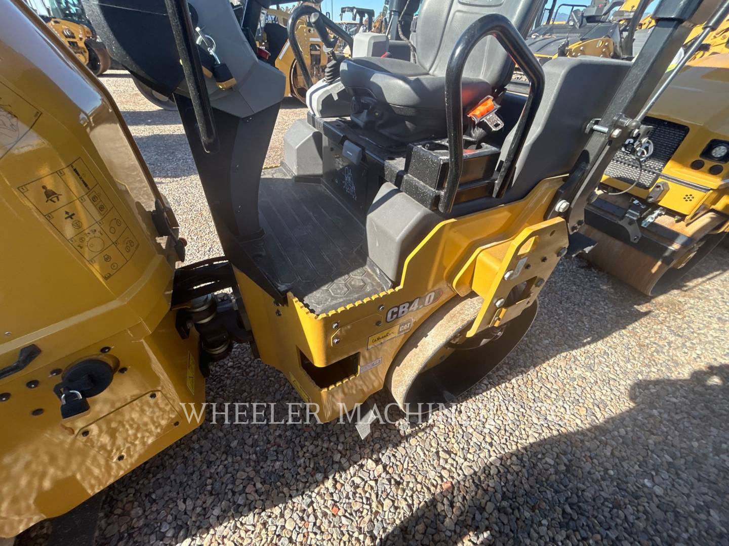 2023 Caterpillar CB4.0 Vibratory Double