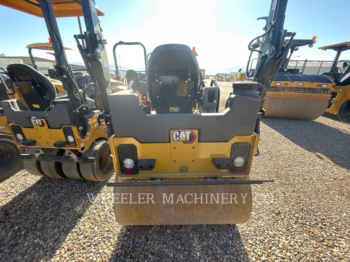 2023 Caterpillar CB4.0 Vibratory Double