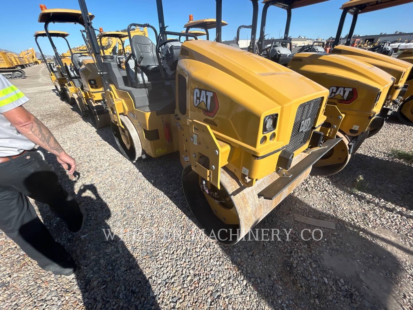 2023 Caterpillar CB4.0 Vibratory Double