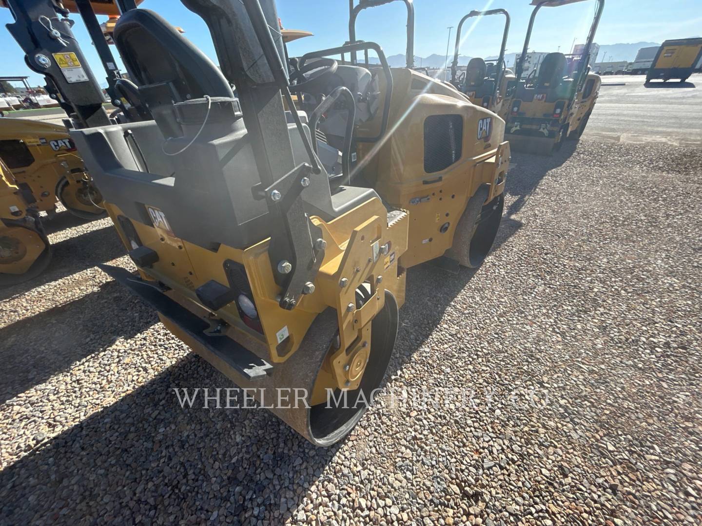 2023 Caterpillar CB4.0 Vibratory Double