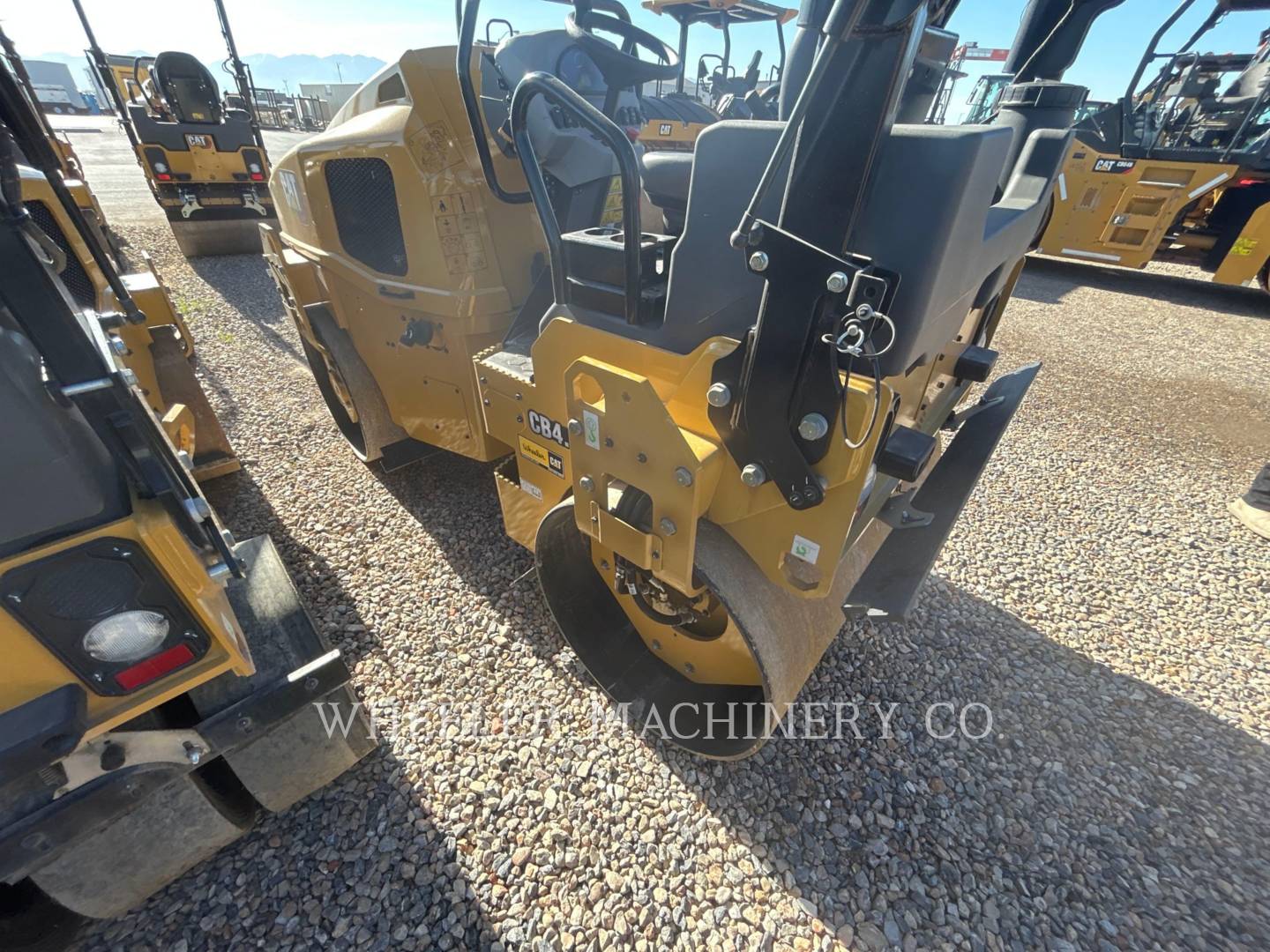 2023 Caterpillar CB4.0 Vibratory Double