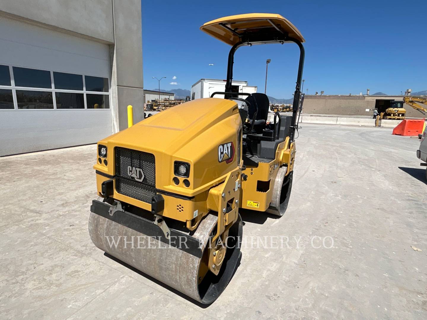 2023 Caterpillar CB4.0 Vibratory Double