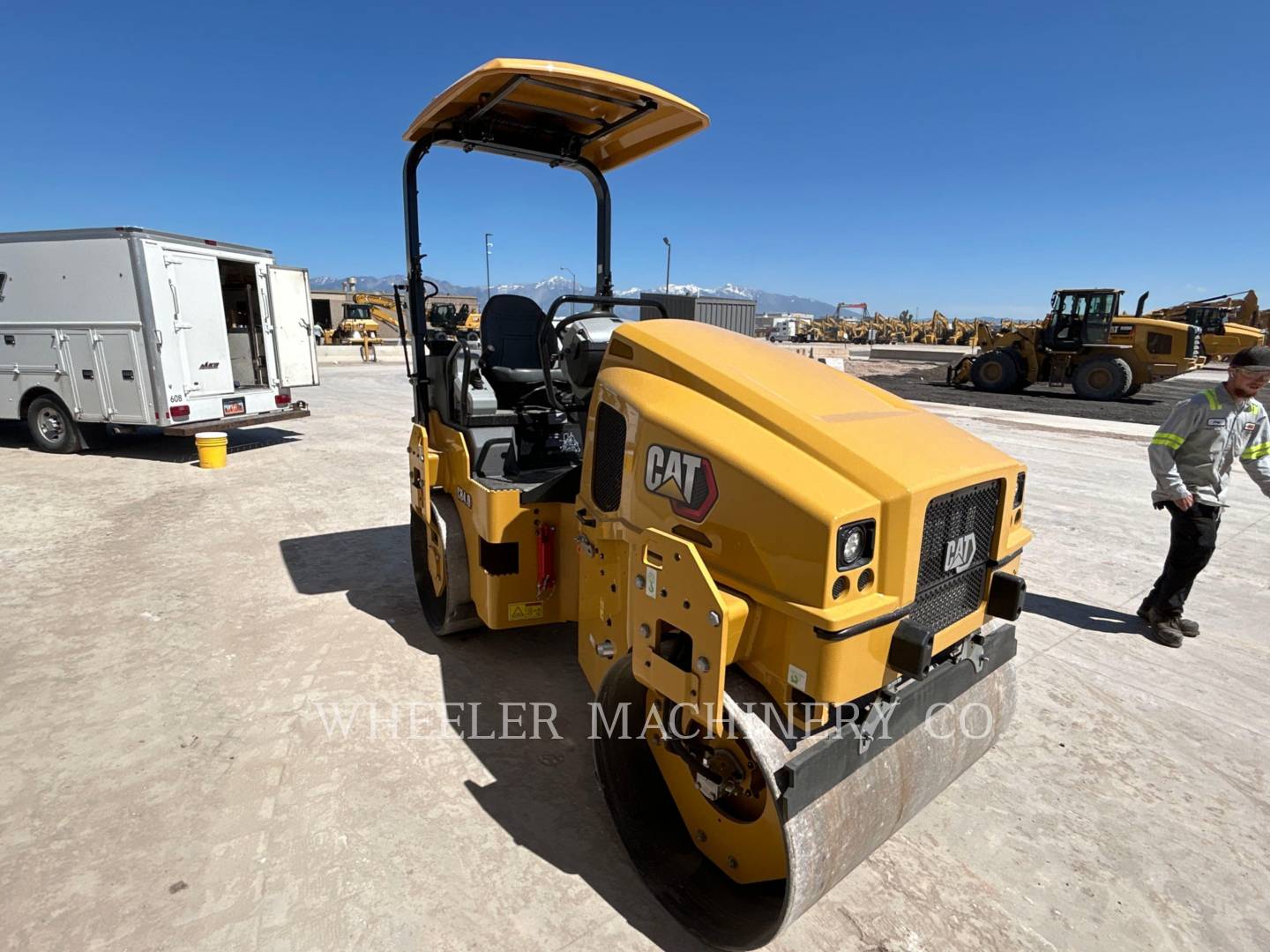 2023 Caterpillar CB4.0 Vibratory Double