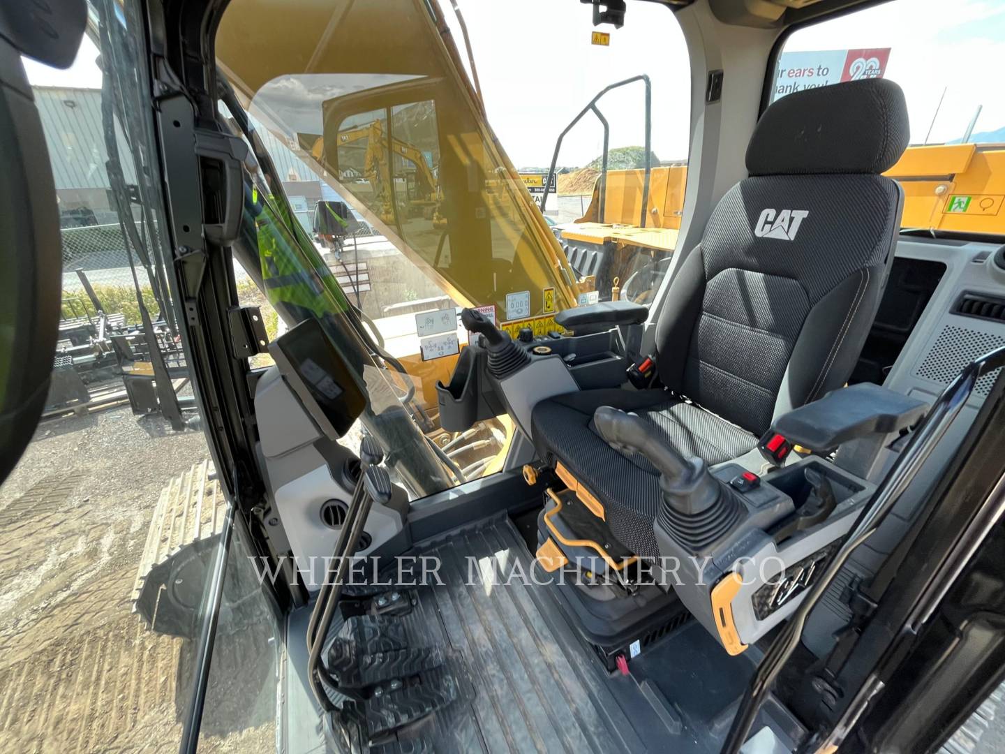 2022 Caterpillar 320 Excavator