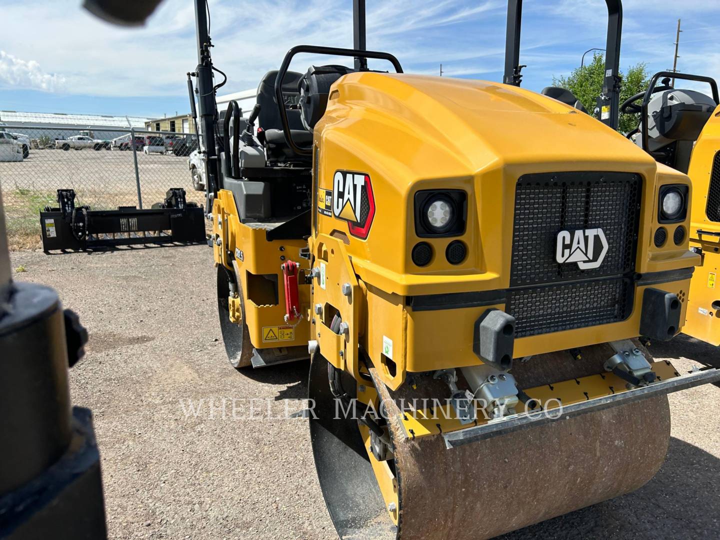 2022 Caterpillar CB2.5 Vibratory Double