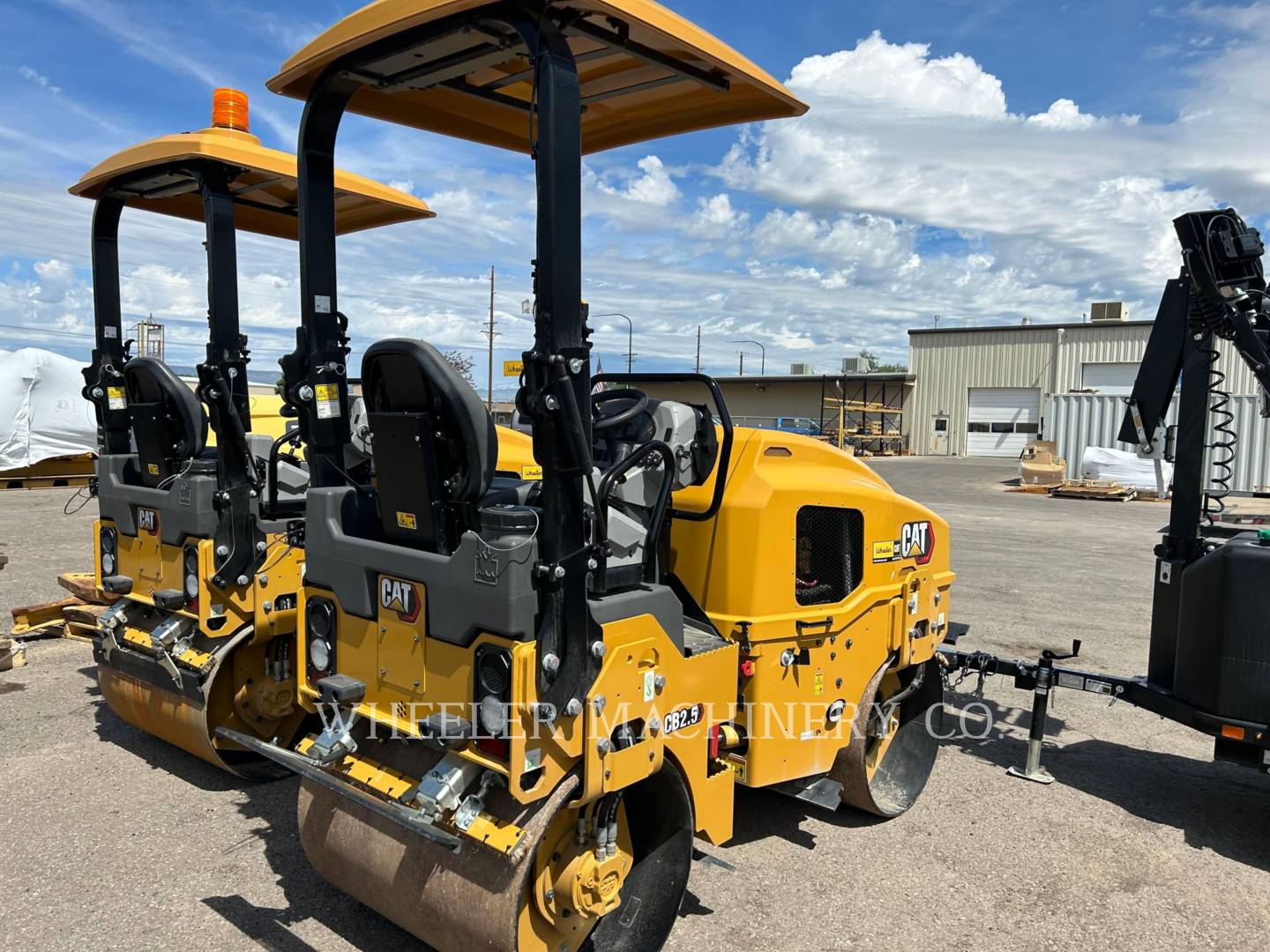 2022 Caterpillar CB2.5 Vibratory Double