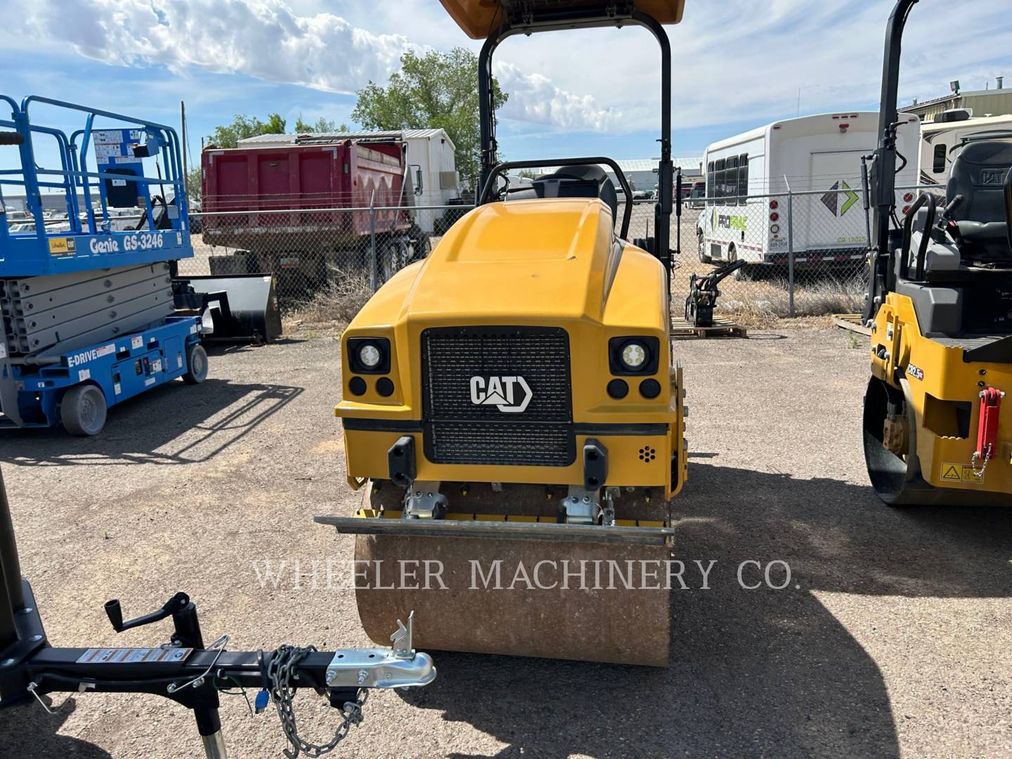 2022 Caterpillar CB2.5 Vibratory Double