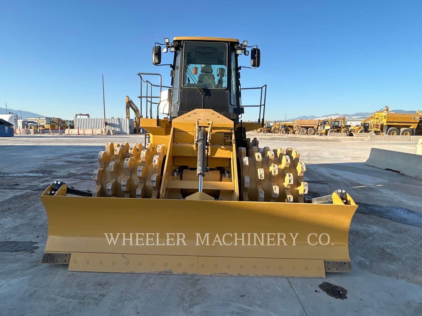 2023 Caterpillar 815 Compactor