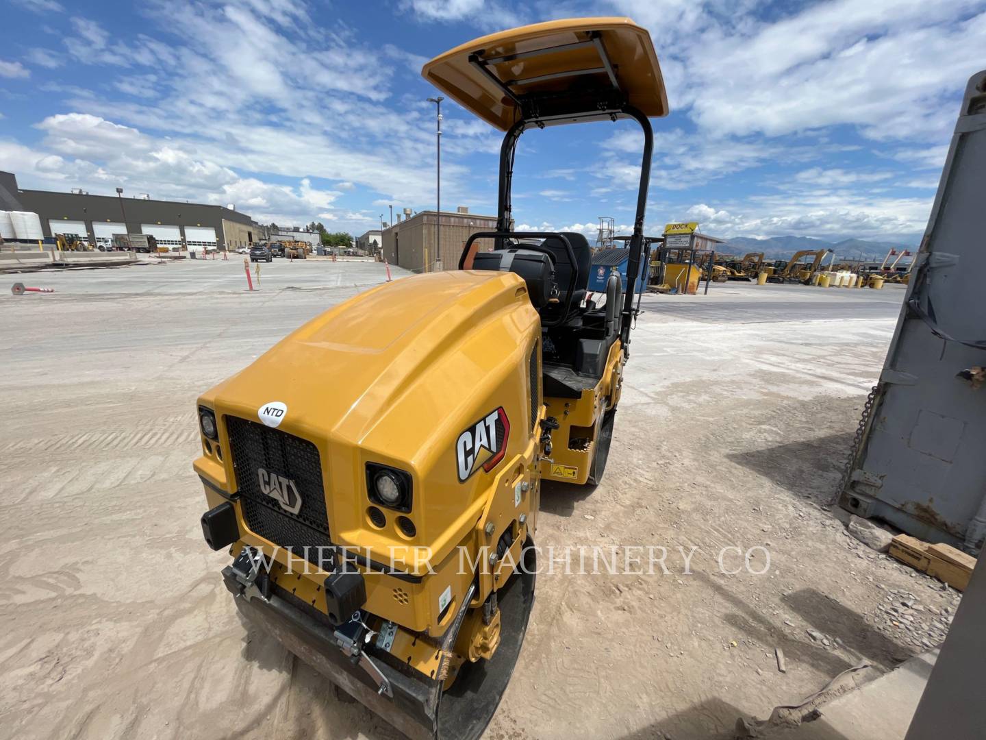 2023 Caterpillar CB2.5 GC Vibratory Double