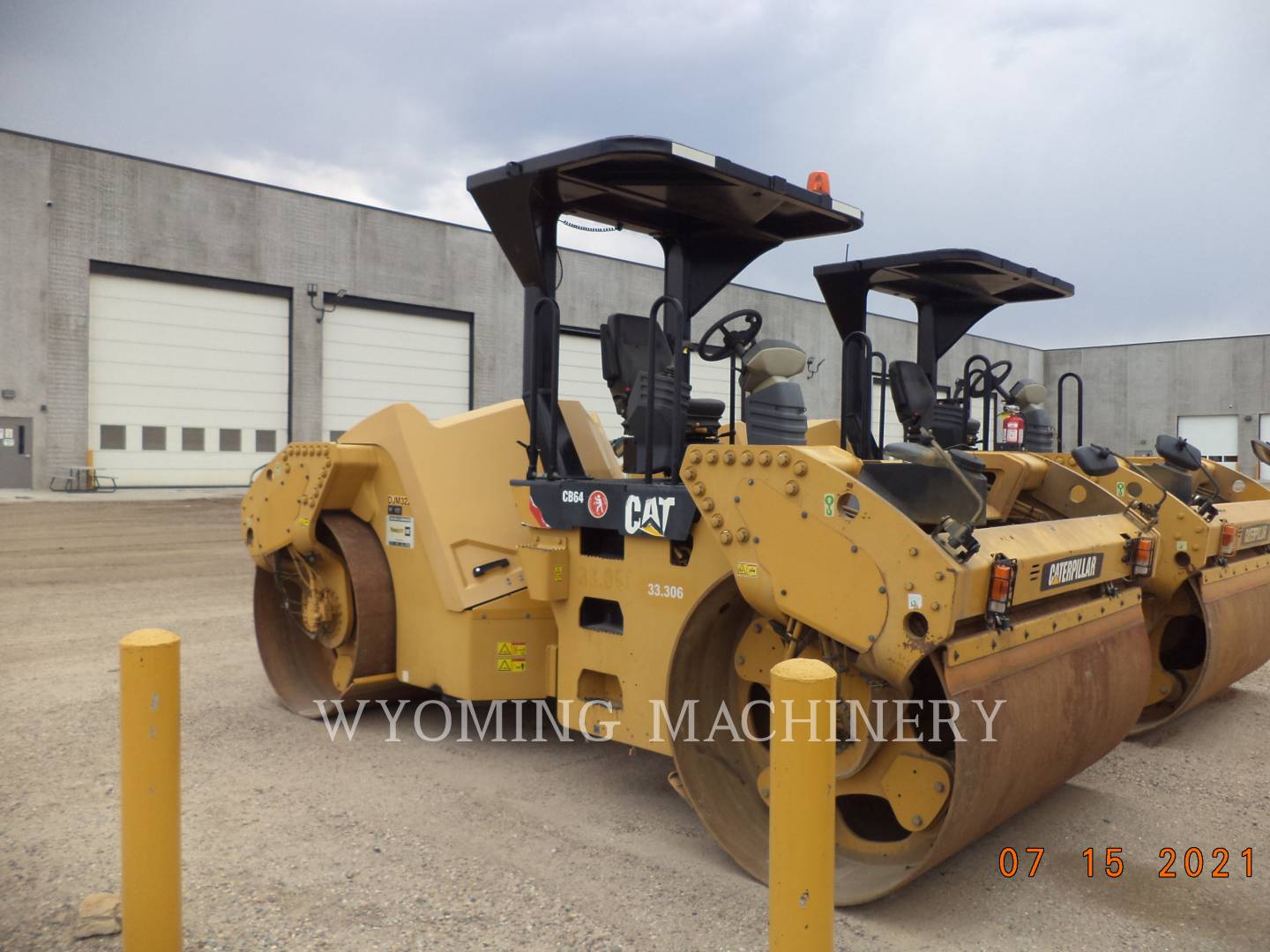 2012 Caterpillar CB64 Compactor