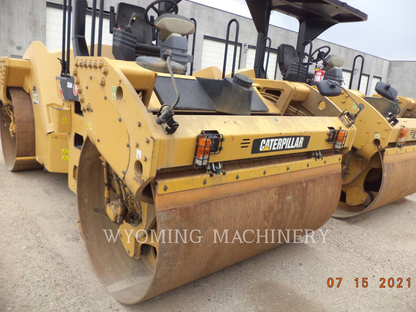 2012 Caterpillar CB64 Compactor