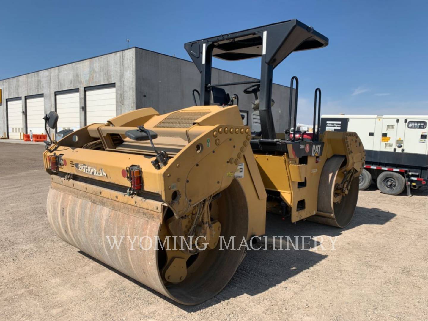 2012 Caterpillar CB64 Compactor