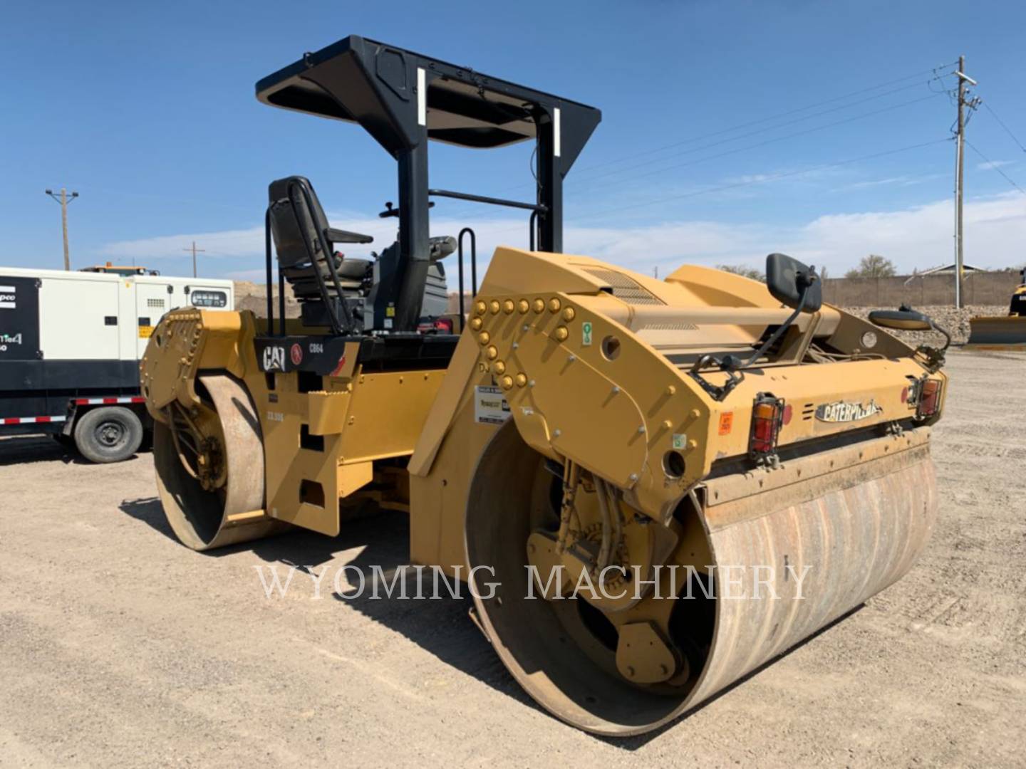 2012 Caterpillar CB64 Compactor