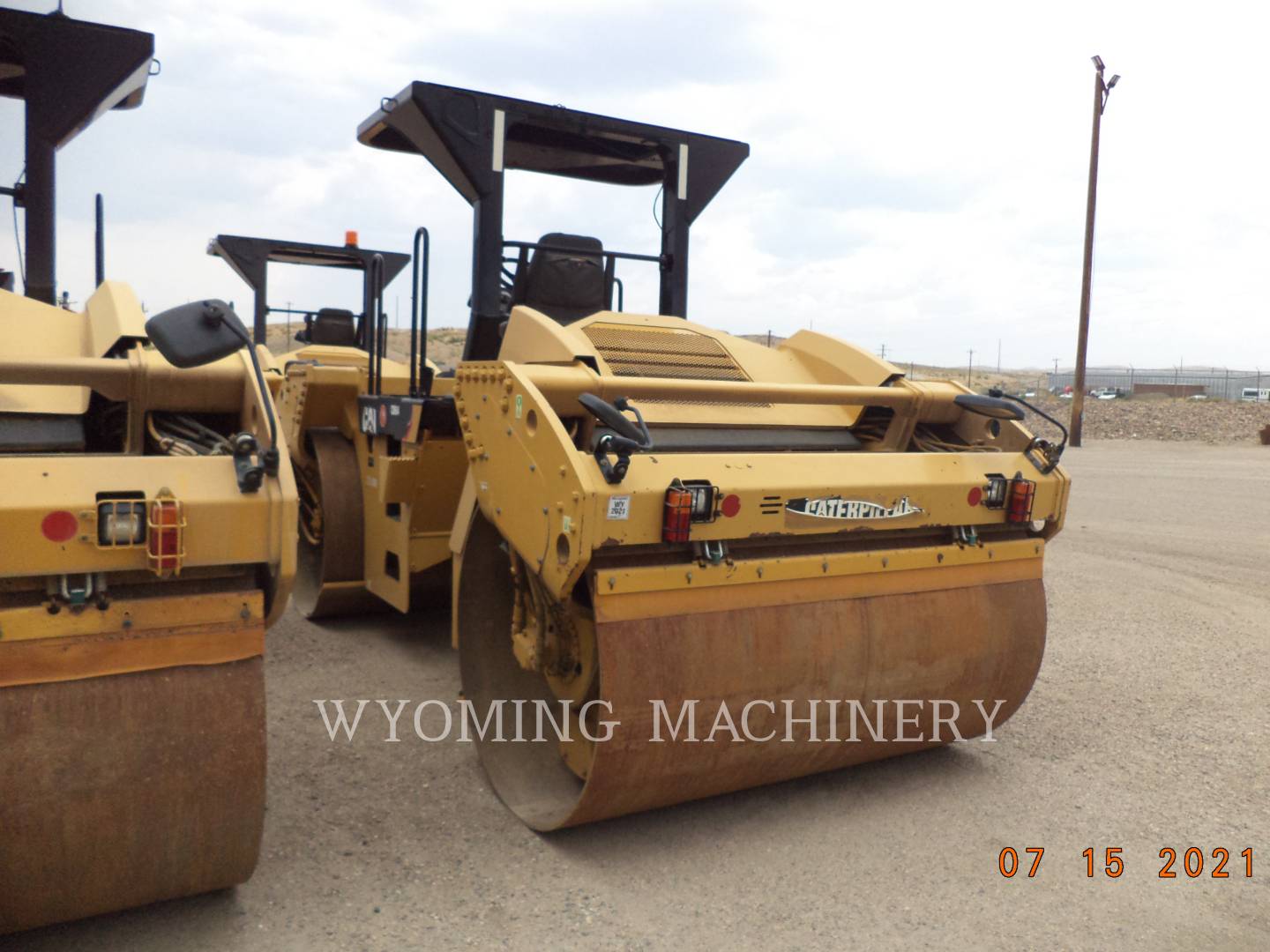 2012 Caterpillar CB64 Compactor