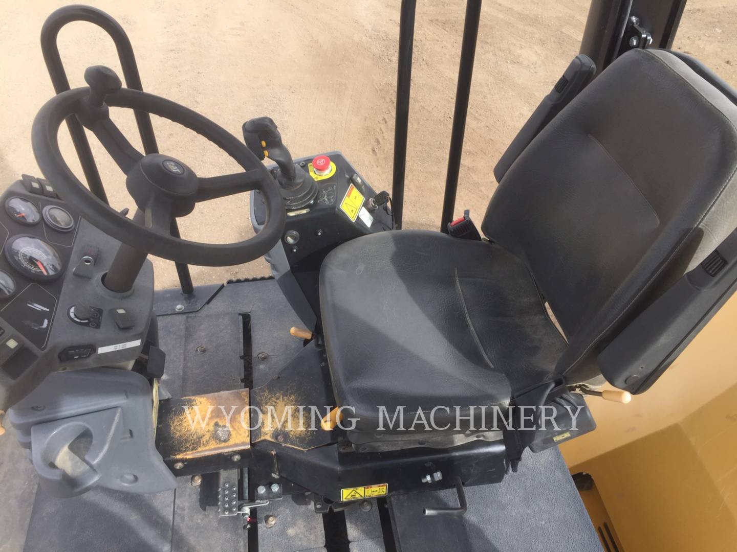 2012 Caterpillar CB64 Compactor