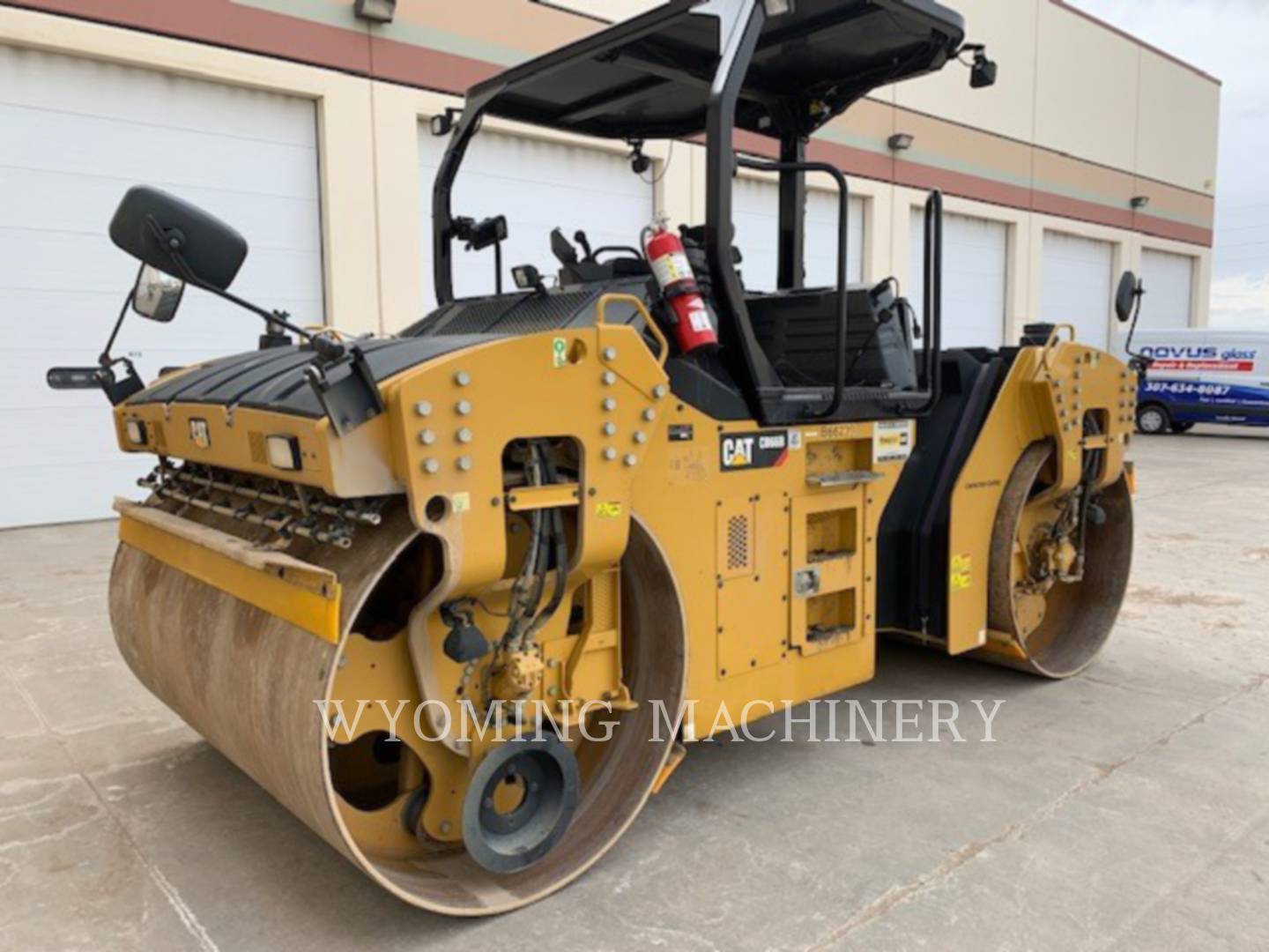 2017 Caterpillar CB66B Compactor