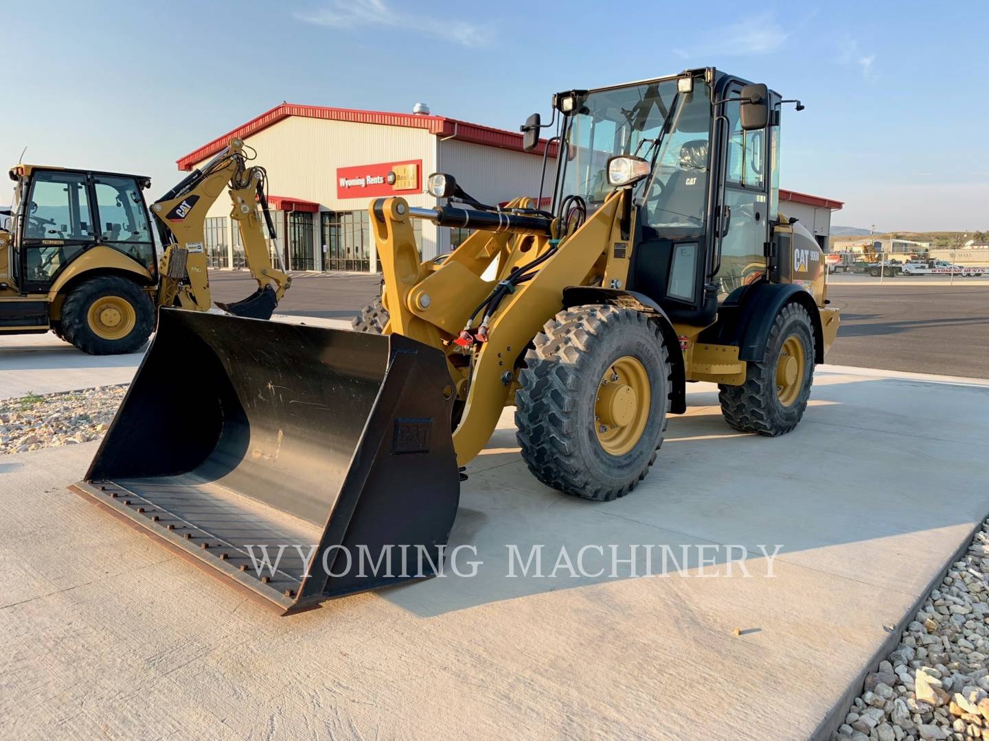 2019 Caterpillar 906M Wheel Loader