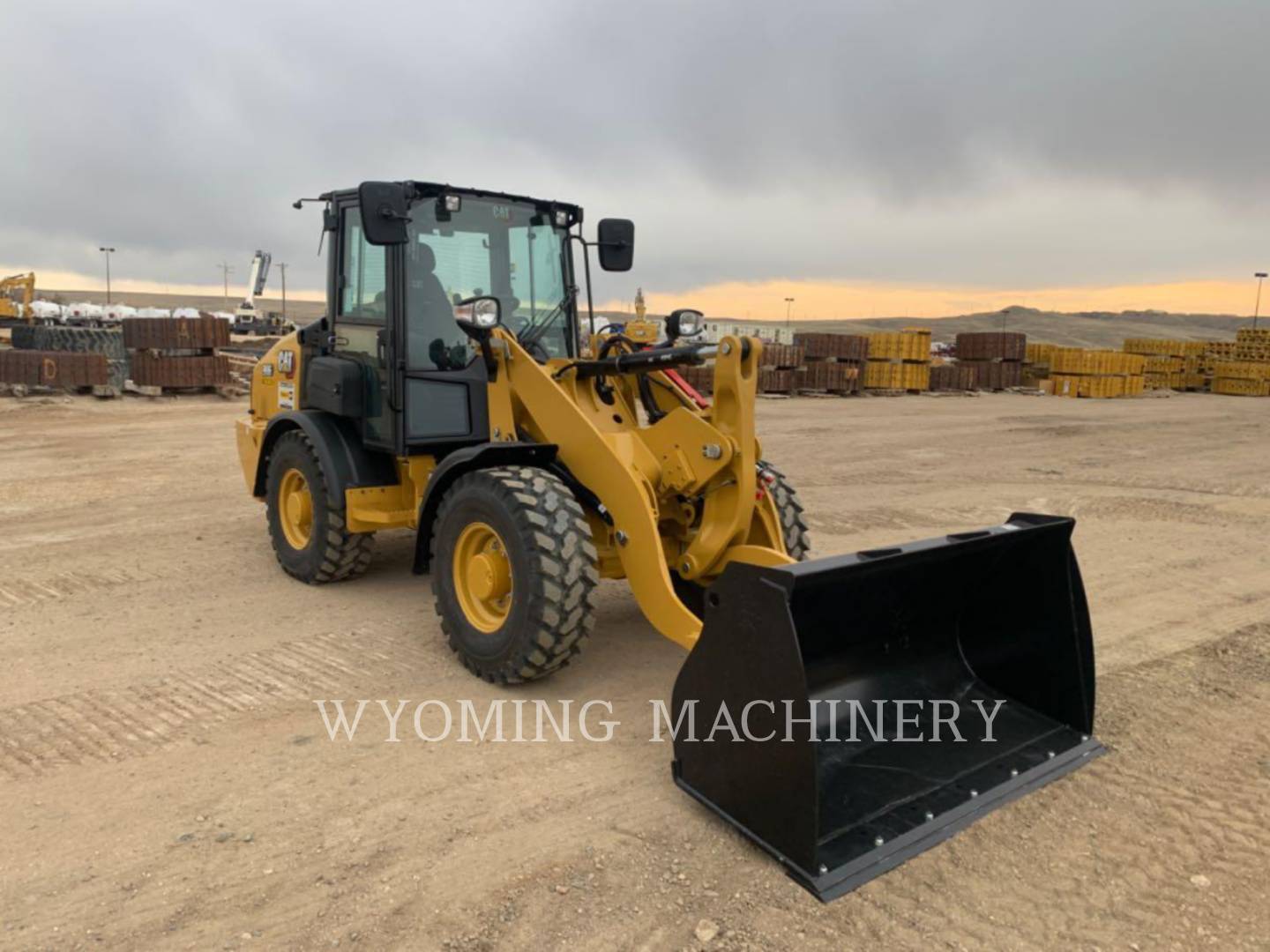 2023 Caterpillar 906 Wheel Loader