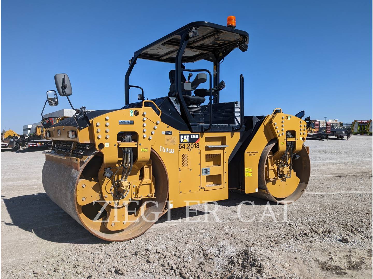 2018 Caterpillar CB68B Compactor