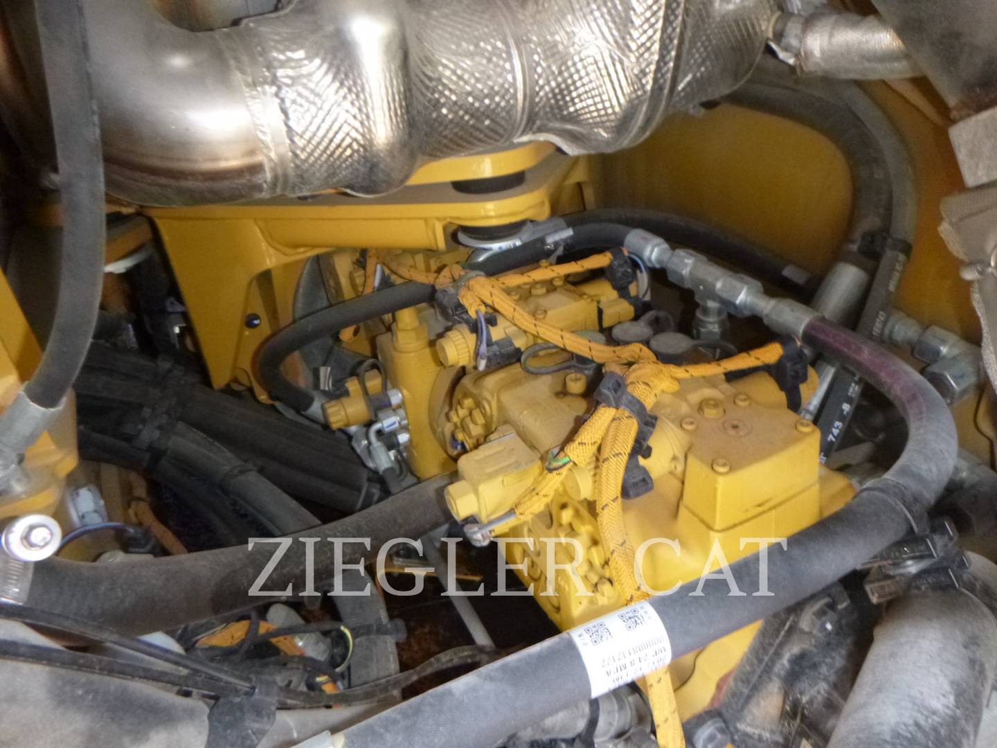 2018 Caterpillar CB66B Compactor