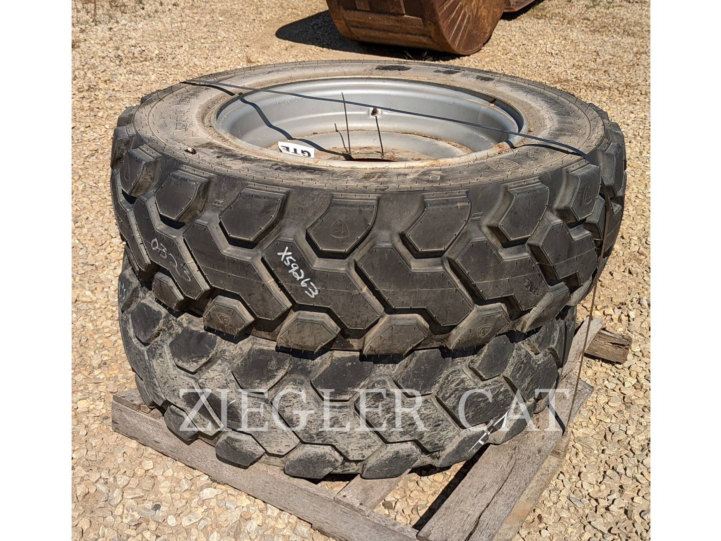 2020 Caterpillar TL642TIRES Misc