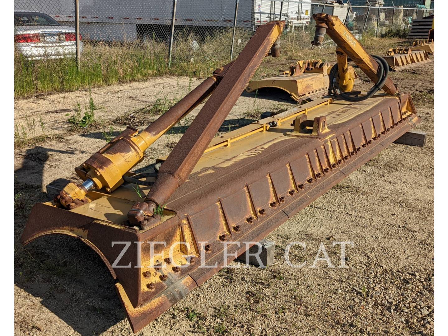 2000 Caterpillar D6TFRAMEAND ANGLEBLADE Misc