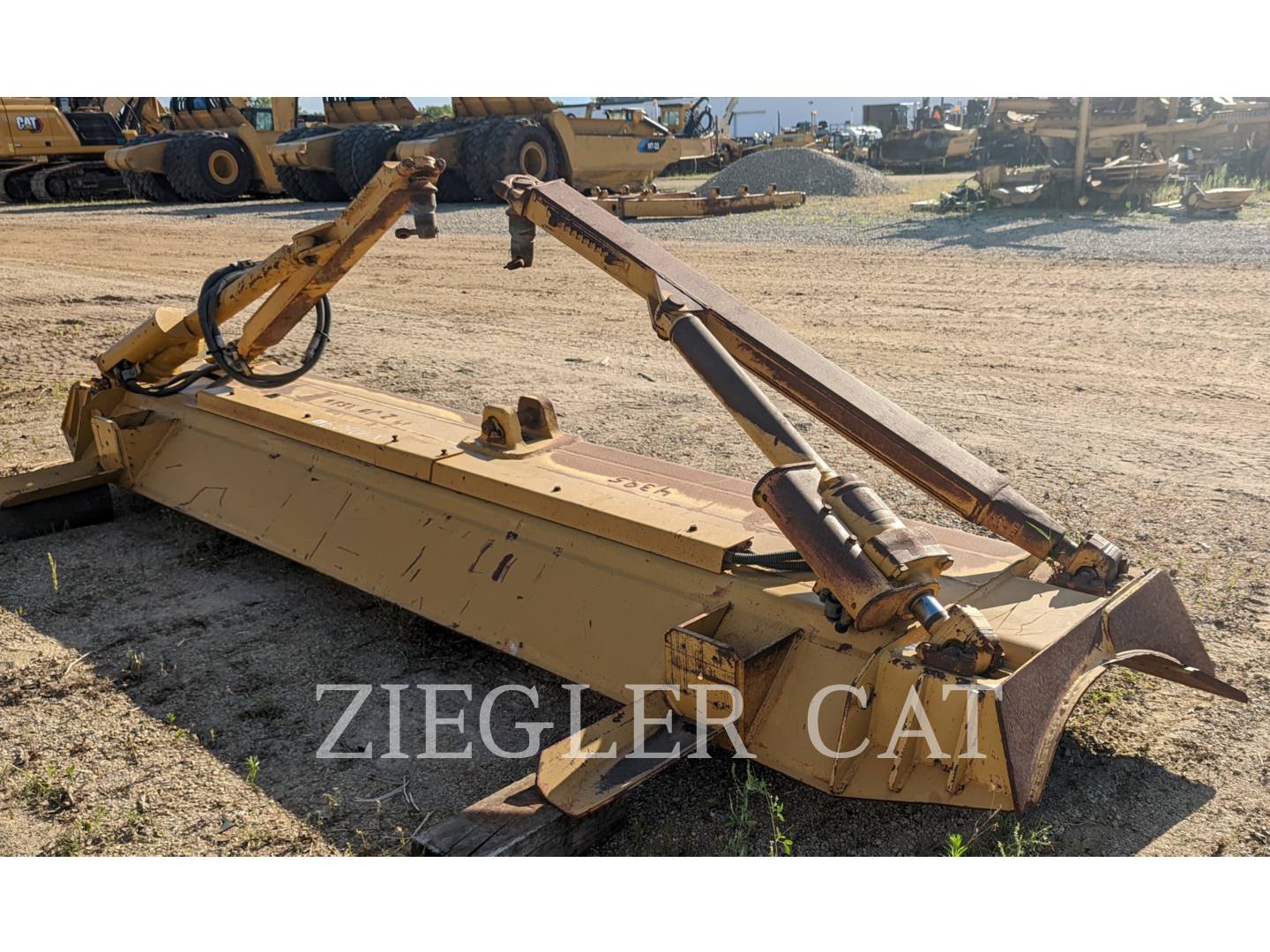 2000 Caterpillar D6TFRAMEAND ANGLEBLADE Misc