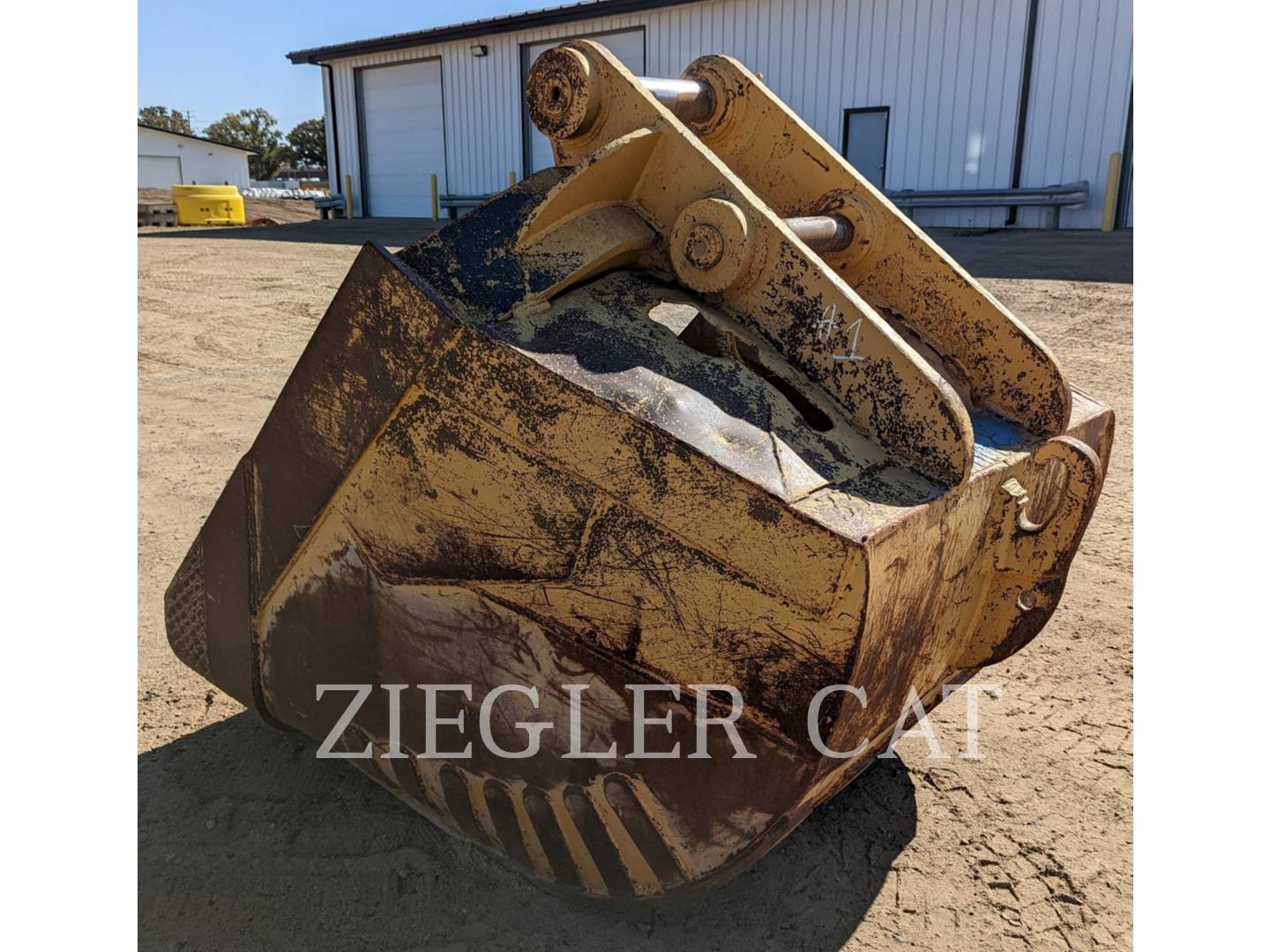 2000 Misc D LINK EMPIRE FBRC60" SAND BUCKET Bucket