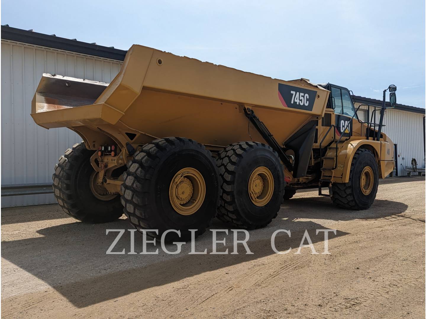 2017 Caterpillar 745C Articulated Truck