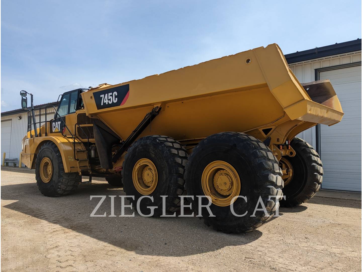 2017 Caterpillar 745C Articulated Truck