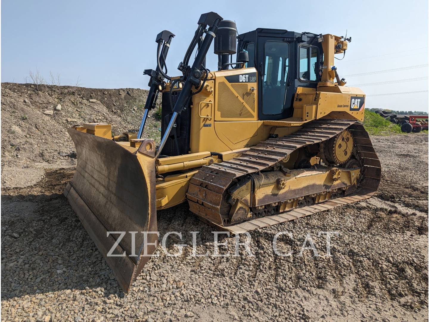 2015 Caterpillar D6T Dozer