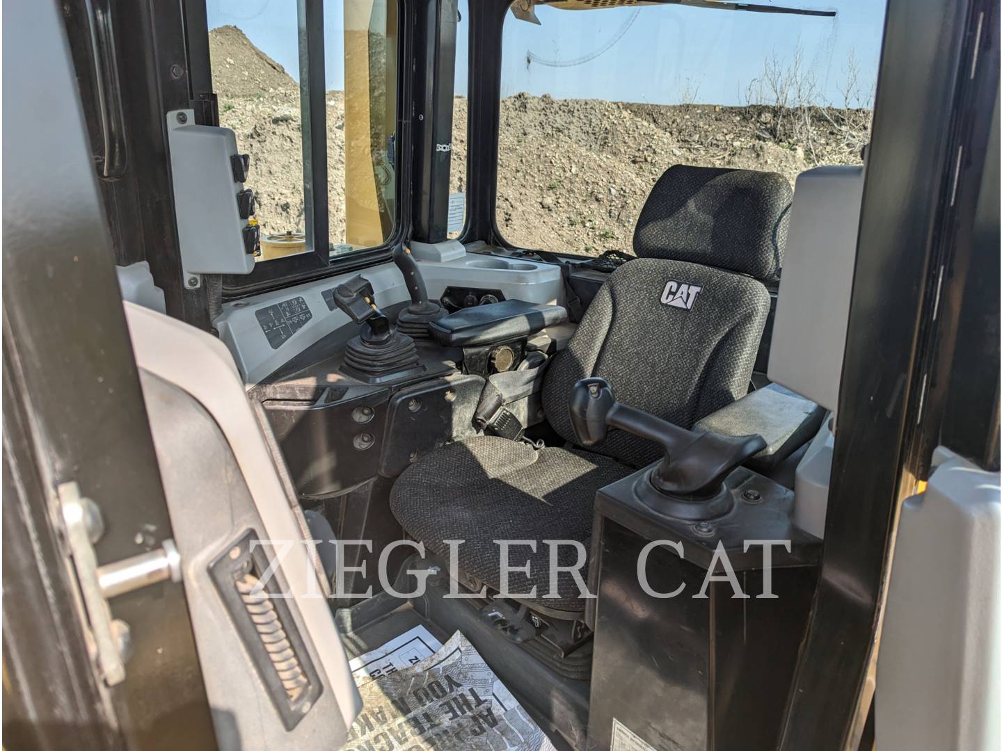 2015 Caterpillar D6T Dozer