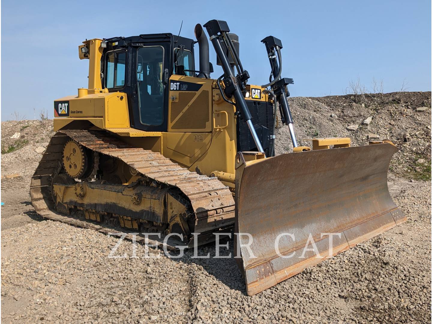 2015 Caterpillar D6T Dozer