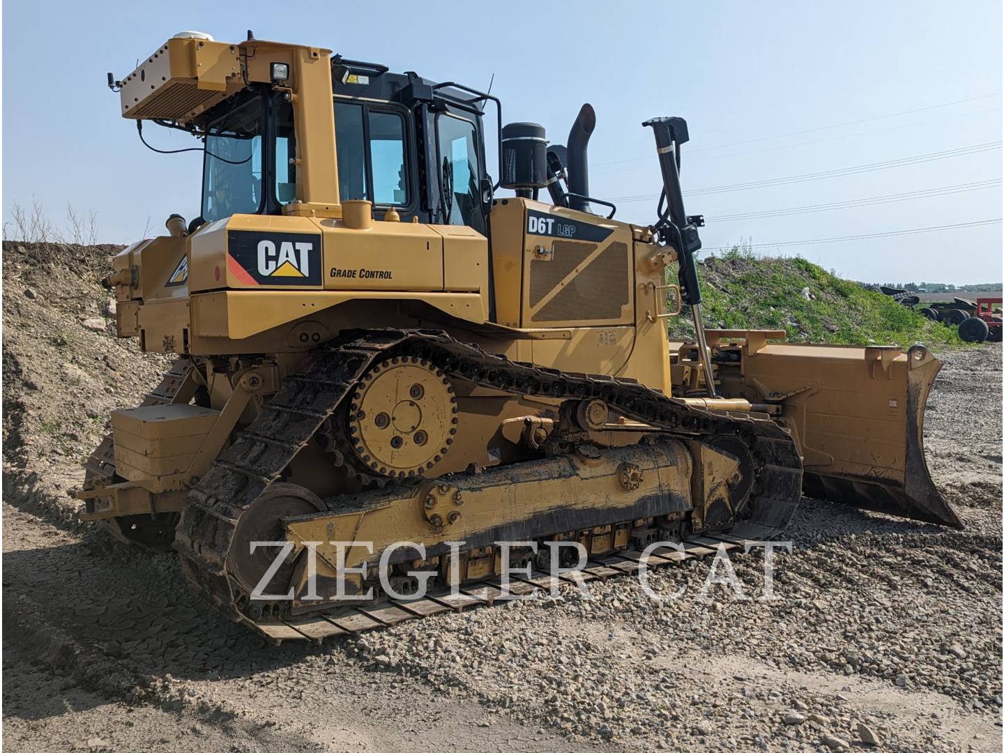 2015 Caterpillar D6T Dozer